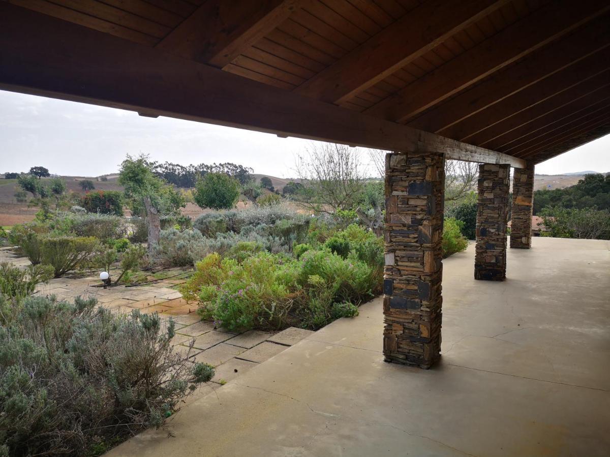 Monte Bandarro Novo, Villa *
